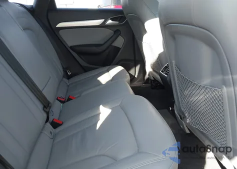 2018 Audi Q3 2.0T Premium/2.0T Sport Premium z USA, uszkodzony, nr VIN WA1ECCFS3JR023576